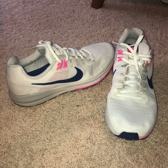 Women’s Nike sneakers - Picture 1 of 2
